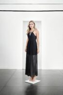 Elegant Black Strapless Gown with Deep V Neckline - Sleeveless Long-Length Gown for Formal Events