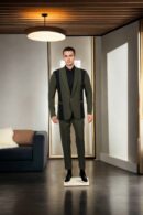 Sophisticated Hunter Green Peak Lapel Suit Set - Perfect for Weddings & Formal Occasions