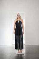 Elegant Black Strapless Gown with Deep V Neckline - Sleeveless Long-Length Gown for Formal Events