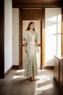 Golden Sequin V-Neck Mermaid Bodycon Dress with Flutter Sleeves - Glamorous Evening Wear