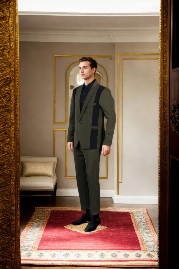 Sophisticated Hunter Green Peak Lapel Suit Set - Perfect for Weddings & Formal Occasions - Image 2