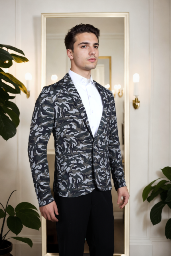 Mens Dark Green Colourblocked Slim-Fit Casual Blazer with Notched Lapel & Double-Vented Hem - Trendy & Sophisticated - Image 3